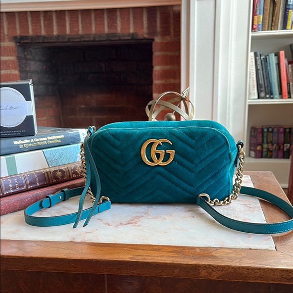 Gucci Velvet Teal Quilted Crossbody GG Marmont Bag with Gold Logo - Picture 1 of 11